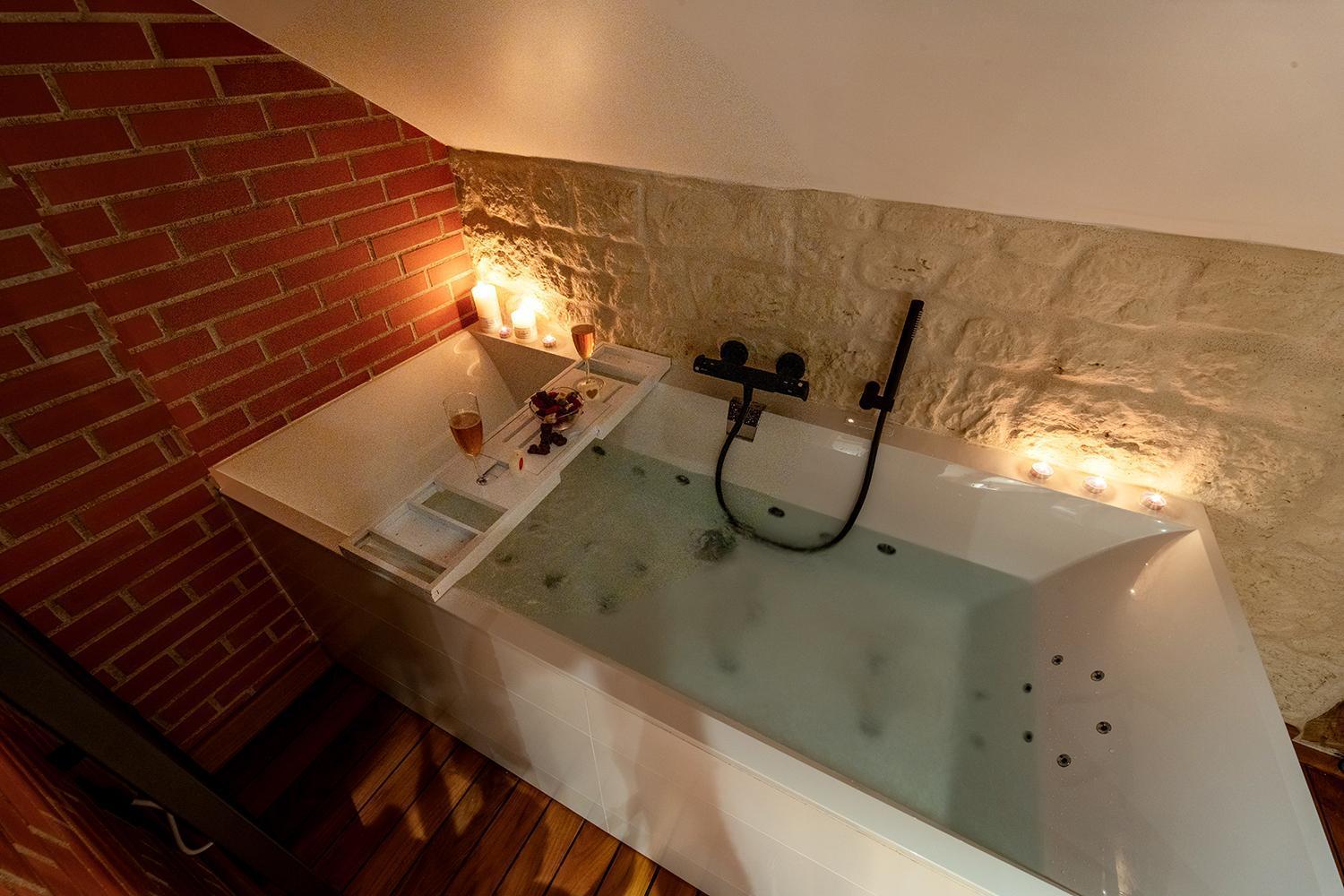 Evasion Chic, Spa Et Sauna Sous Les Toits Nancy Luaran gambar